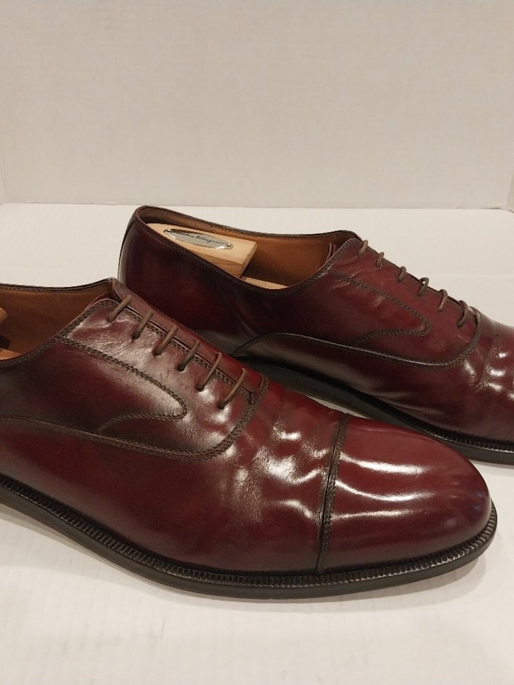 SALVATORE FERRAGAMO men's (SAVE $800) size 13 B brown Oxford.